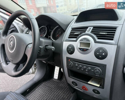Серый Рено Меган, объемом двигателя 1.6 л и пробегом 213 тыс. км за 5100 $, фото 35 на Automoto.ua