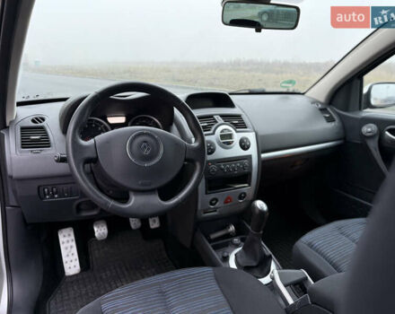 Серый Рено Меган, объемом двигателя 1.6 л и пробегом 213 тыс. км за 5100 $, фото 21 на Automoto.ua