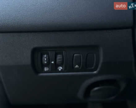 Сірий Рено Меган, об'ємом двигуна 1.6 л та пробігом 240 тис. км за 4950 $, фото 18 на Automoto.ua