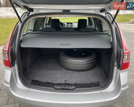 Сірий Рено Меган, об'ємом двигуна 1.6 л та пробігом 171 тис. км за 5999 $, фото 23 на Automoto.ua