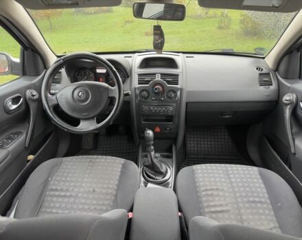 Серый Рено Меган, объемом двигателя 1.5 л и пробегом 250 тыс. км за 2600 $, фото 5 на Automoto.ua