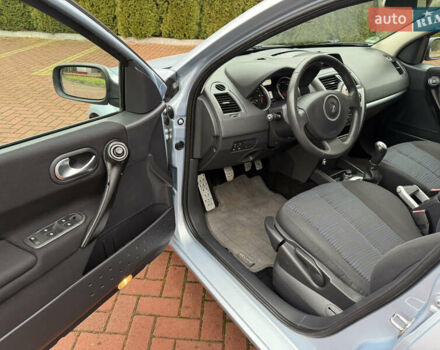 Сірий Рено Меган, об'ємом двигуна 1.6 л та пробігом 143 тис. км за 5700 $, фото 20 на Automoto.ua