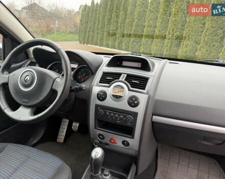 Сірий Рено Меган, об'ємом двигуна 1.6 л та пробігом 143 тис. км за 5700 $, фото 51 на Automoto.ua