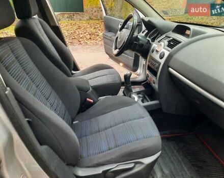 Серый Рено Меган, объемом двигателя 1.6 л и пробегом 224 тыс. км за 5850 $, фото 32 на Automoto.ua