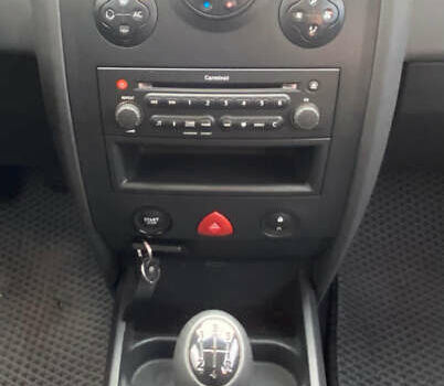 Серый Рено Меган, объемом двигателя 1.6 л и пробегом 250 тыс. км за 5250 $, фото 15 на Automoto.ua