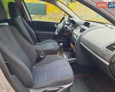 Серый Рено Меган, объемом двигателя 1.6 л и пробегом 224 тыс. км за 5850 $, фото 81 на Automoto.ua