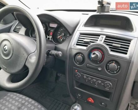 Серый Рено Меган, объемом двигателя 1.6 л и пробегом 165 тыс. км за 5800 $, фото 7 на Automoto.ua