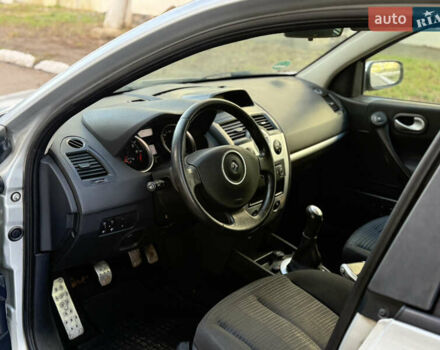 Серый Рено Меган, объемом двигателя 1.6 л и пробегом 213 тыс. км за 5650 $, фото 13 на Automoto.ua