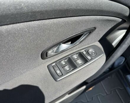 Серый Рено Меган, объемом двигателя 0 л и пробегом 143 тыс. км за 3999 $, фото 14 на Automoto.ua