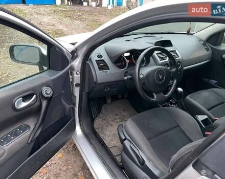Сірий Рено Меган, об'ємом двигуна 1.5 л та пробігом 318 тис. км за 5800 $, фото 2 на Automoto.ua