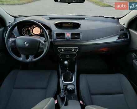 Серый Рено Меган, объемом двигателя 1.6 л и пробегом 195 тыс. км за 6800 $, фото 41 на Automoto.ua