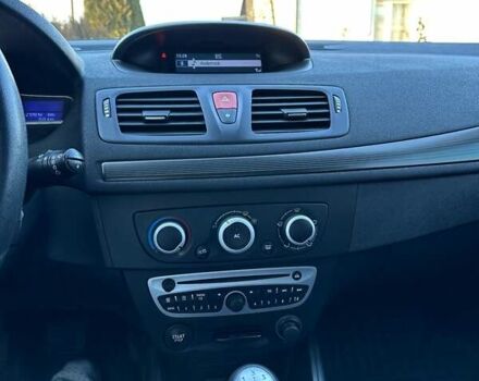 Сірий Рено Меган, об'ємом двигуна 1.46 л та пробігом 220 тис. км за 7190 $, фото 19 на Automoto.ua