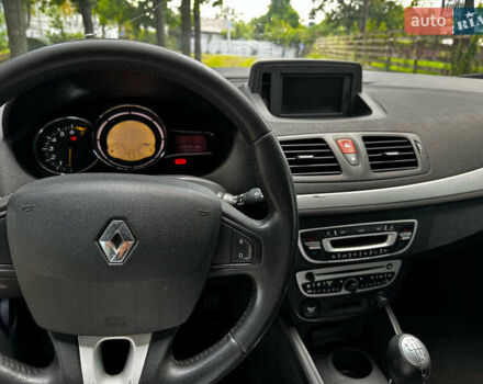 Рено Меган 2009 в Киеве на Automoto.ua Серый Рено Меган, объемом двигателя 1.4 л и пробегом 267 тыс. км за 5990 $, фото 22 на Automoto.ua