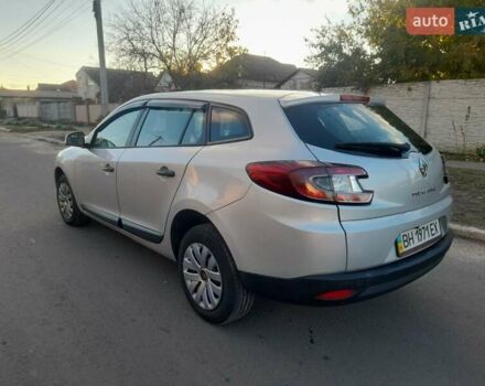 Рено Меган 2009 в Николаеве на Automoto.ua Серый Рено Меган, объемом двигателя 1.46 л и пробегом 264 тыс. км за 6400 $, фото 5 на Automoto.ua