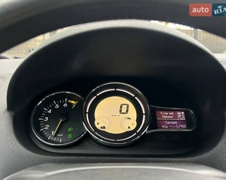 Сірий Рено Меган, об'ємом двигуна 2 л та пробігом 243 тис. км за 6890 $, фото 15 на Automoto.ua