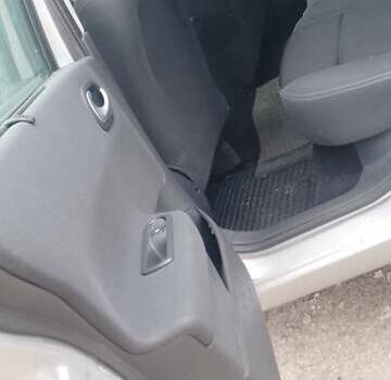 Серый Рено Меган, объемом двигателя 1.46 л и пробегом 295 тыс. км за 5100 $, фото 11 на Automoto.ua