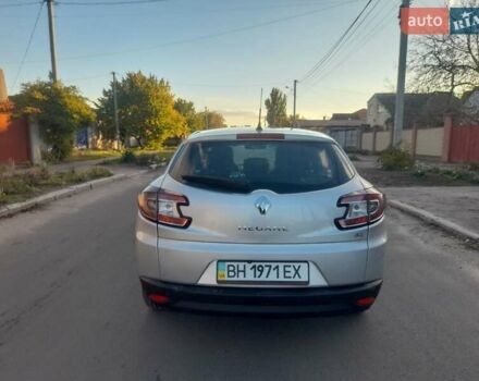 Рено Меган 2009 в Николаеве на Automoto.ua Серый Рено Меган, объемом двигателя 1.46 л и пробегом 264 тыс. км за 6400 $, фото 4 на Automoto.ua