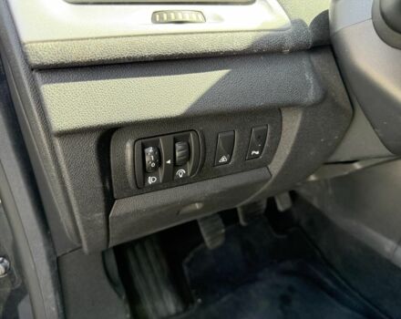 Серый Рено Меган, объемом двигателя 0 л и пробегом 143 тыс. км за 3999 $, фото 13 на Automoto.ua