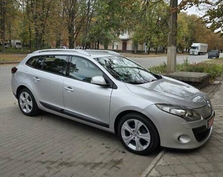 Рено Меган 2009 в Славянске на Automoto.ua Серый Рено Меган, объемом двигателя 1.4 л и пробегом 200 тыс. км за 7300 $, фото 1 на Automoto.ua