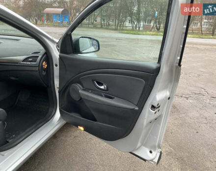 Серый Рено Меган, объемом двигателя 1.6 л и пробегом 206 тыс. км за 6850 $, фото 21 на Automoto.ua