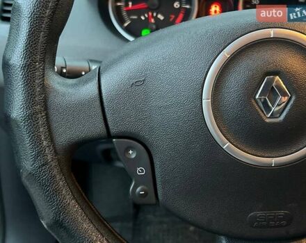 Серый Рено Меган, объемом двигателя 1.6 л и пробегом 263 тыс. км за 5590 $, фото 16 на Automoto.ua