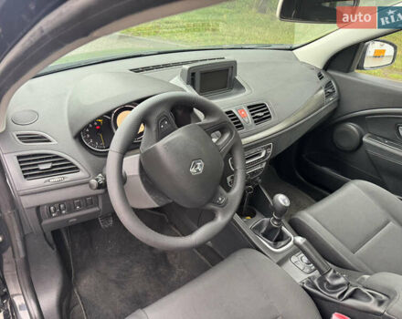 Серый Рено Меган, объемом двигателя 1.6 л и пробегом 231 тыс. км за 7800 $, фото 37 на Automoto.ua