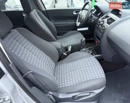 Серый Рено Меган, объемом двигателя 1.6 л и пробегом 156 тыс. км за 6850 $, фото 15 на Automoto.ua