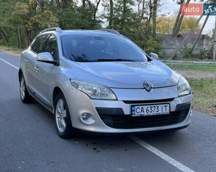 Рено Меган 2009 в Черкассах на Automoto.ua Серый Рено Меган, объемом двигателя 1.46 л и пробегом 283 тыс. км за 7700 $, фото 2 на Automoto.ua