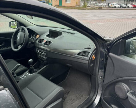 Серый Рено Меган, объемом двигателя 1.6 л и пробегом 231 тыс. км за 7800 $, фото 44 на Automoto.ua