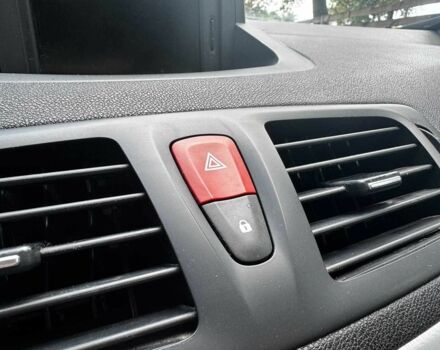 Рено Меган 2009 у Києві на Automoto.ua Сірий Рено Меган, об'ємом двигуна 1.4 л та пробігом 267 тис. км за 5390 $, фото 20 на Automoto.ua