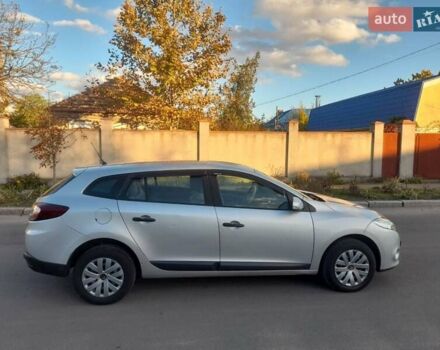 Рено Меган 2009 в Николаеве на Automoto.ua Серый Рено Меган, объемом двигателя 1.46 л и пробегом 264 тыс. км за 6400 $, фото 3 на Automoto.ua