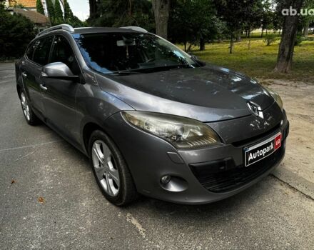 Рено Меган 2009 в Киеве на Automoto.ua Серый Рено Меган, объемом двигателя 1.4 л и пробегом 267 тыс. км за 5990 $, фото 1 на Automoto.ua