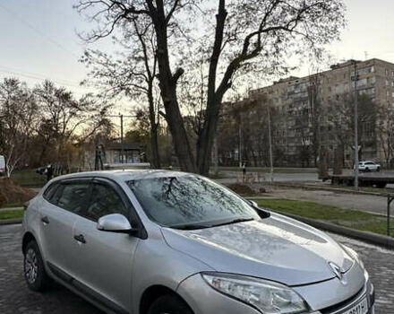 Сірий Рено Меган, об'ємом двигуна 1.46 л та пробігом 249 тис. км за 6999 $, фото 1 на Automoto.ua