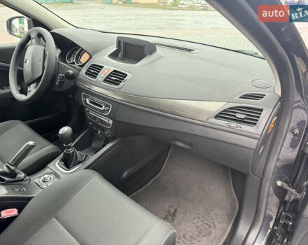 Серый Рено Меган, объемом двигателя 1.6 л и пробегом 231 тыс. км за 7800 $, фото 46 на Automoto.ua