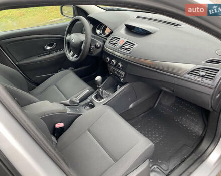 Серый Рено Меган, объемом двигателя 1.6 л и пробегом 206 тыс. км за 6850 $, фото 20 на Automoto.ua