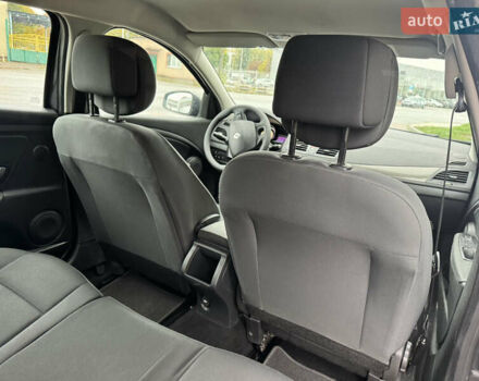 Серый Рено Меган, объемом двигателя 1.6 л и пробегом 231 тыс. км за 7800 $, фото 43 на Automoto.ua