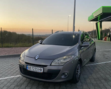 Рено Меган 2009 в Виннице на Automoto.ua Серый Рено Меган, объемом двигателя 1.46 л и пробегом 292 тыс. км за 6900 $, фото 1 на Automoto.ua