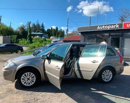 Рено Меган 2009 у Вінниці на Automoto.ua Сірий Рено Меган, об'ємом двигуна 1.6 л та пробігом 212 тис. км за 5490 $, фото 14 на Automoto.ua