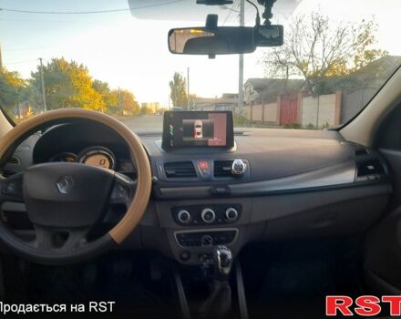 Рено Меган 2009 в Николаеве на Automoto.ua Серый Рено Меган, объемом двигателя 1.5 л и пробегом 260 тыс. км за 6450 $, фото 10 на Automoto.ua