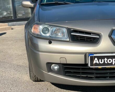 Рено Меган 2009 у Вінниці на Automoto.ua Сірий Рено Меган, об'ємом двигуна 1.6 л та пробігом 212 тис. км за 5490 $, фото 9 на Automoto.ua