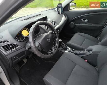 Сірий Рено Меган, об'ємом двигуна 1.46 л та пробігом 325 тис. км за 6700 $, фото 2 на Automoto.ua