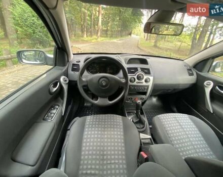 Рено Меган 2009 в Харькове на Automoto.ua Серый Рено Меган, объемом двигателя 1.6 л и пробегом 175 тыс. км за 6200 $, фото 43 на Automoto.ua