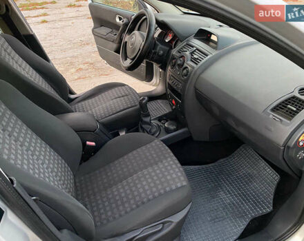 Сірий Рено Меган, об'ємом двигуна 1.6 л та пробігом 260 тис. км за 3600 $, фото 18 на Automoto.ua