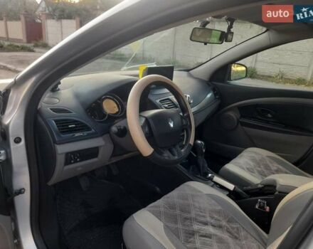 Рено Меган 2009 в Николаеве на Automoto.ua Серый Рено Меган, объемом двигателя 1.46 л и пробегом 264 тыс. км за 6400 $, фото 7 на Automoto.ua