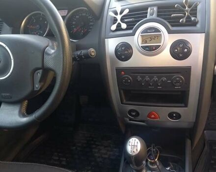 Рено Меган 2009 в Ровно на Automoto.ua Серый Рено Меган, объемом двигателя 1.5 л и пробегом 280 тыс. км за 6000 $, фото 5 на Automoto.ua