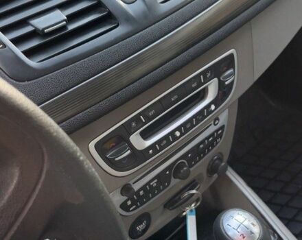 Сірий Рено Меган, об'ємом двигуна 1.5 л та пробігом 281 тис. км за 5600 $, фото 6 на Automoto.ua