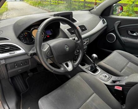 Рено Меган 2009 у Києві на Automoto.ua Сірий Рено Меган, об'ємом двигуна 1.4 л та пробігом 267 тис. км за 5390 $, фото 12 на Automoto.ua