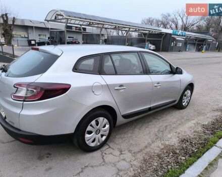 Сірий Рено Меган, об'ємом двигуна 1.46 л та пробігом 325 тис. км за 6700 $, фото 16 на Automoto.ua