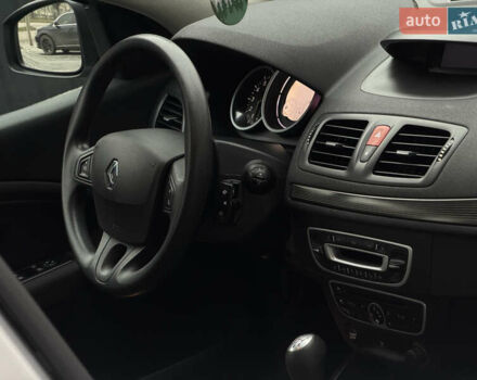Сірий Рено Меган, об'ємом двигуна 1.6 л та пробігом 196 тис. км за 7850 $, фото 106 на Automoto.ua