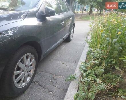 Сірий Рено Меган, об'ємом двигуна 2 л та пробігом 243 тис. км за 6500 $, фото 3 на Automoto.ua